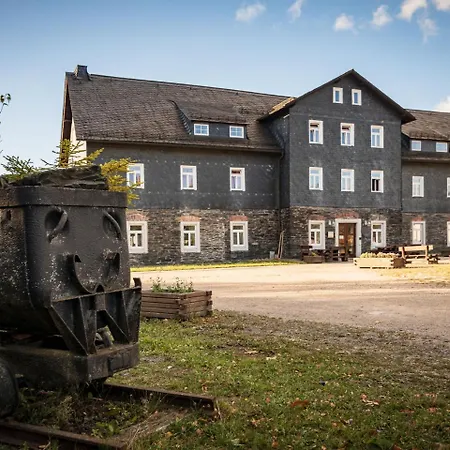 Splndid Mansion In Lehesten With Sauna *