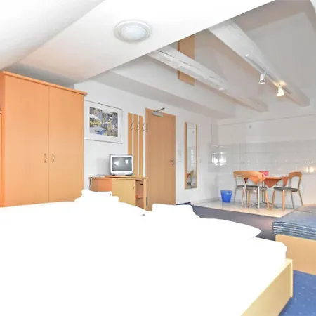 Splndid Mansion In Lehesten With Sauna